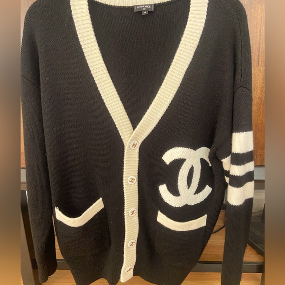 CHANEL Sweaters - Authentic cashmere CHANEL cardigan